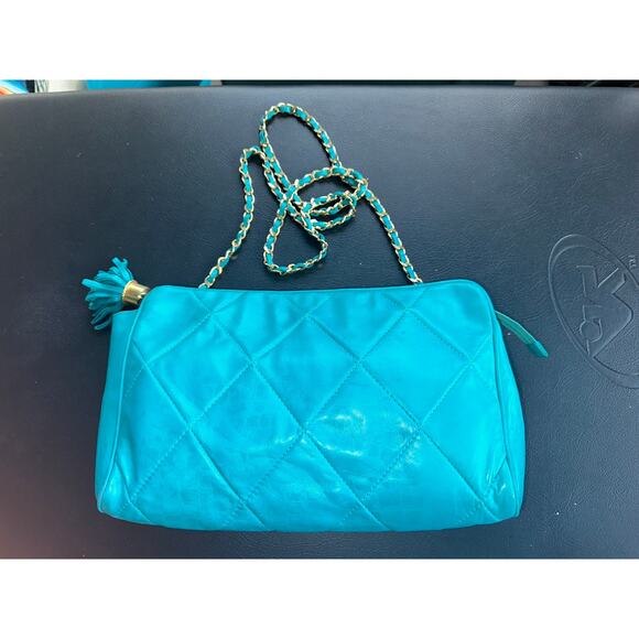 VINTAGE EIGHTIES 80's HENRI BENDEL TURQUOISE QUILTED LEATHER CROSSBODY BAG - Picture 2 of 11